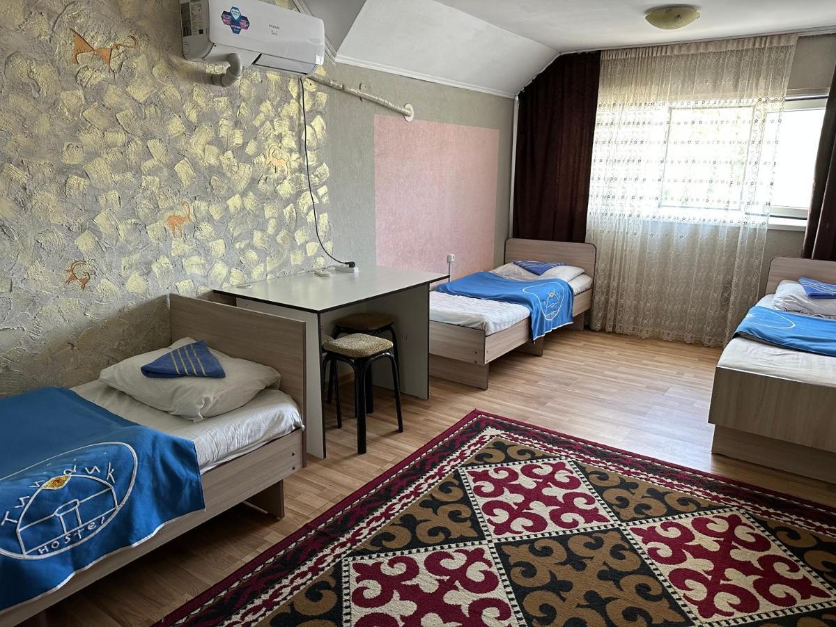Tunduk Hostel Bishkek Bagian luar foto