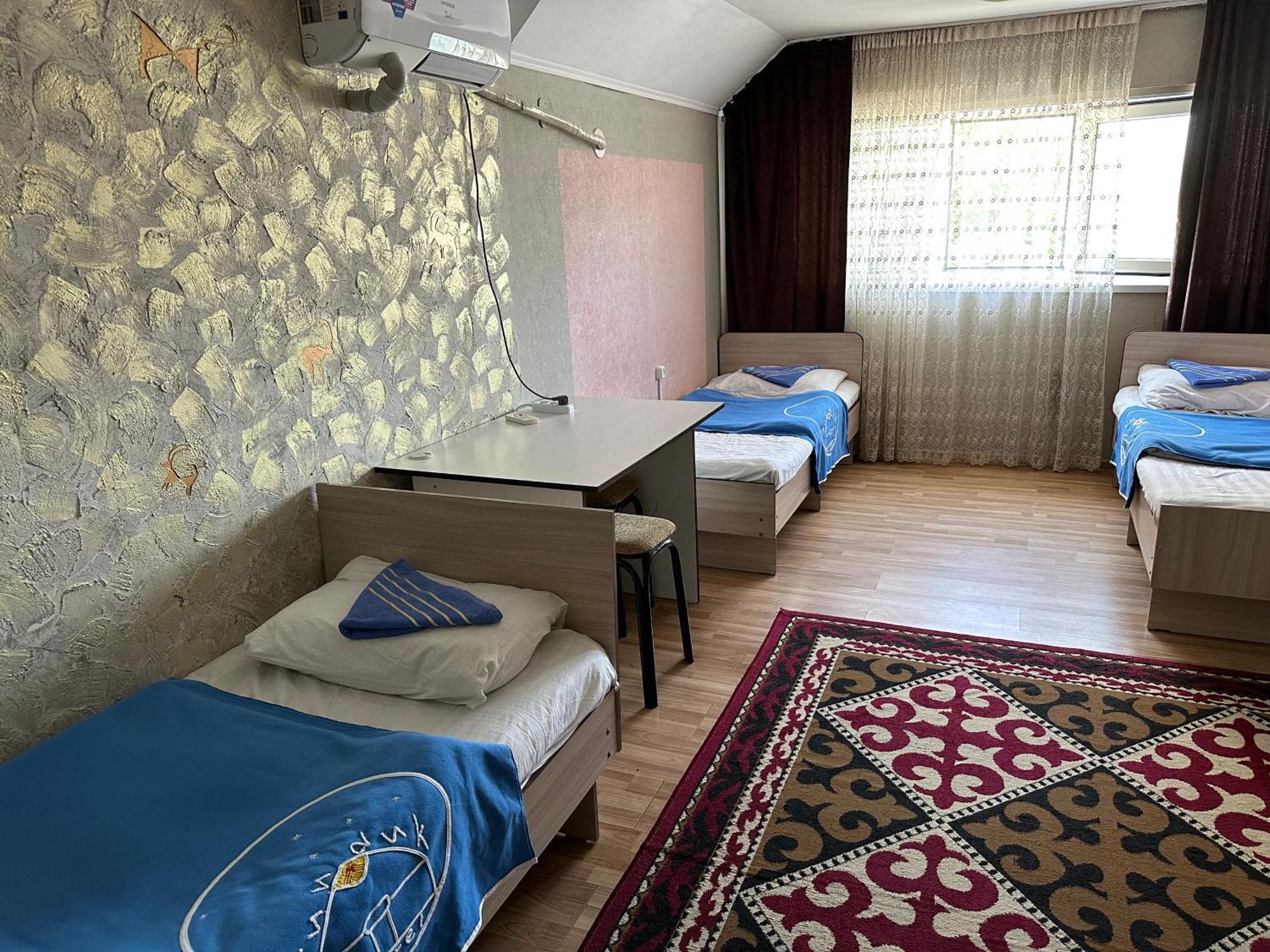Tunduk Hostel Bishkek Bagian luar foto