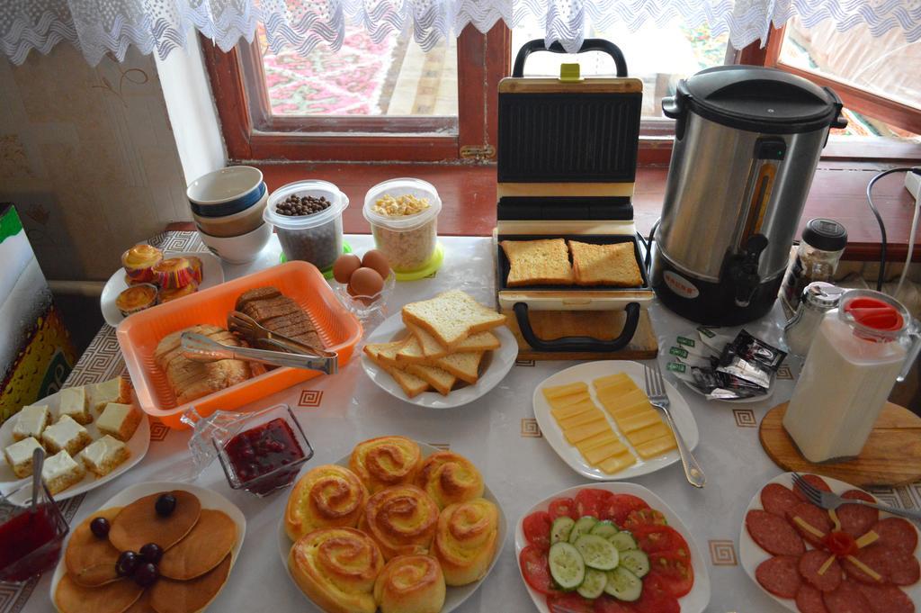 Tunduk Hostel Bishkek Bagian luar foto