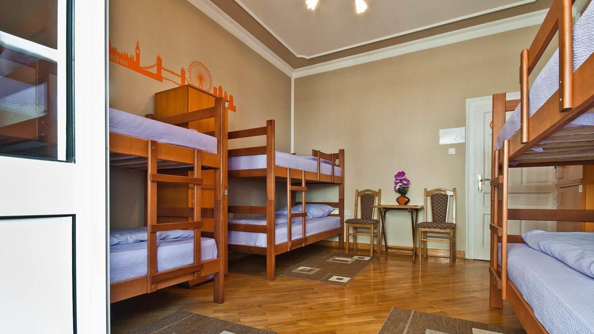Tunduk Hostel Bishkek Bagian luar foto