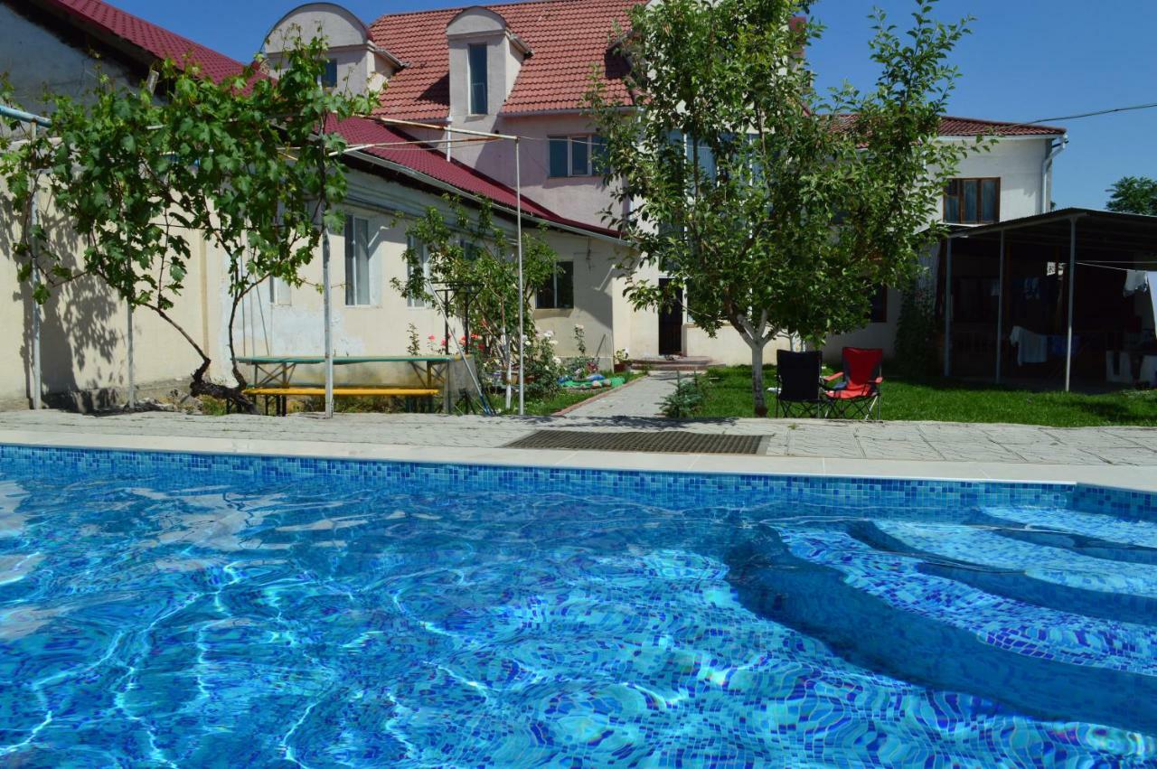 Tunduk Hostel Bishkek Bagian luar foto